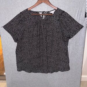 LC Lauren Conrad Gray Short Sleeve Blouse